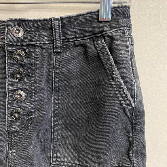 Free People Jess Carpenter Shorts Button Fly Black Raw Hem Size 26 Waist - Picture 3 of 10